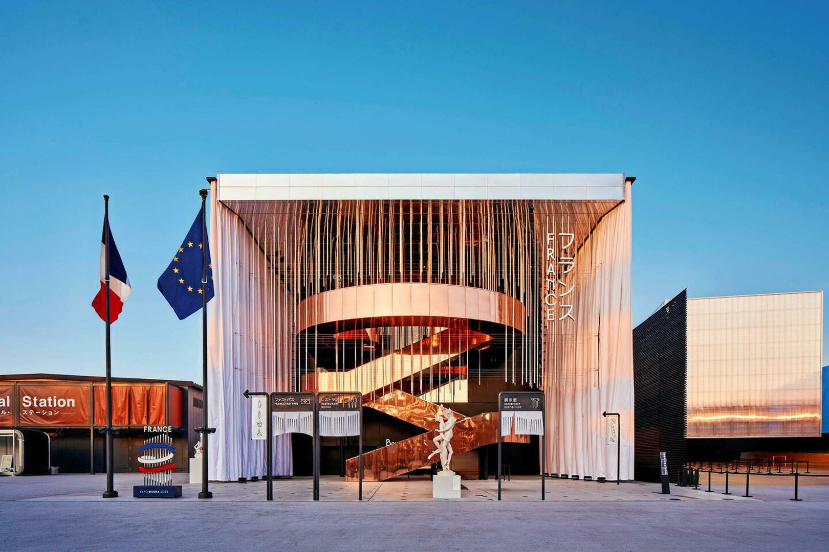 大阪万博で体験する「日本におけるフランス」 — Cafe de Paris